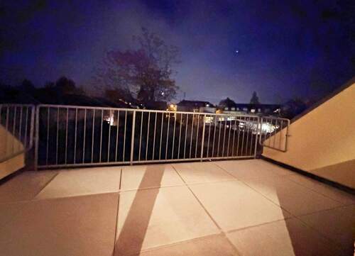 Dachterrasse bei Nacht - 2 Zimmer Etagenwohnung in Hanau