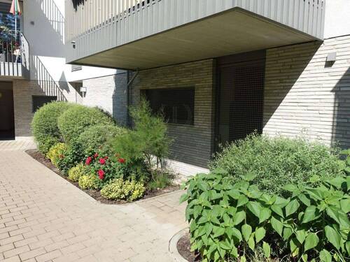 Hinteransicht - Hochwertige Eigentumswohnung mit Balkon, EBK & TG-Option in Niederschönhausen