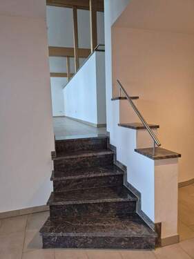 Treppe zur Mitteletage - 