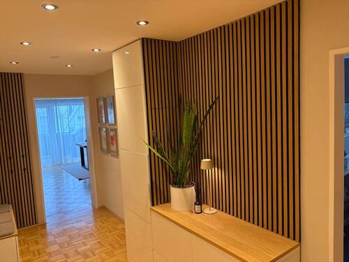 Bild 1 - ?? Großzügige 3-Zimmer-Dachgeschosswohnung mit Balkon, separater Küche & hochwertiger Ausstattung