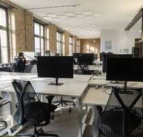 Berlin HQ: Hochwertiger Fixed Desk mit 247 Zugriff, Rooftop & Community