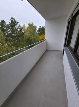 Balkon - Umfassend saniert und sofort beziehbar: 3-Zimmer-Wohnung mit Südbalkon im 4. OG!