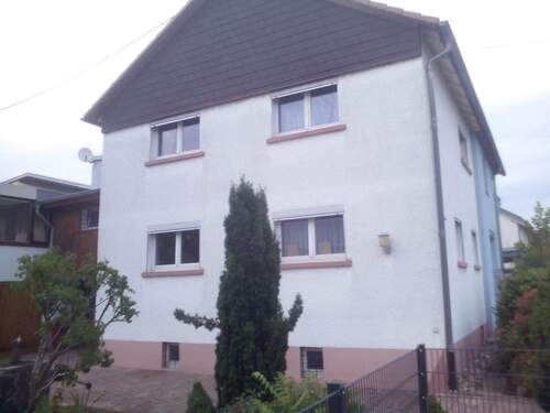 Hausfront - Doppelhaushälfte mit 125,00 m&sup2; in Walldorf zur Miete