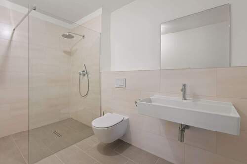 Badezimmer mit Dusche - 