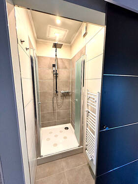 Dusche mit flachem Einstieg.jpg - 