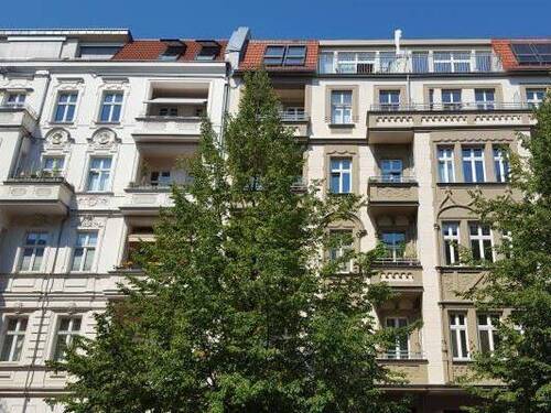 1 - Dachgeschosswohnung mit hervorragender Aussicht über Berlin.