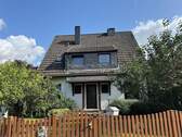 Eingangsbereich vom Vorgarten - 8 Zimmer Einfamilienhaus zum Kaufen in Mönchengladbach