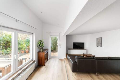 Anbau mit Zugang zu Terrasse und Garten - EG - Doppelhaushälfte mit 63,00 m&sup2; in Neu-Isenburg zum Kaufen