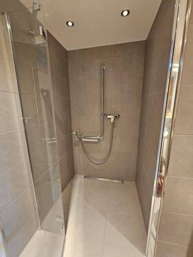 mod. Duschbad im UG - 