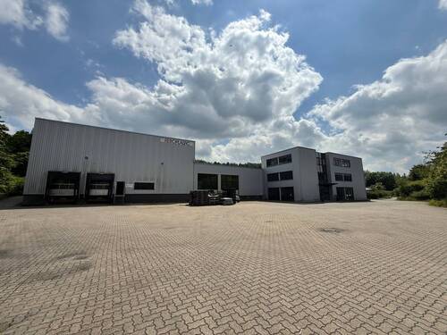 Außenansicht Süd - Halle in Kalletal