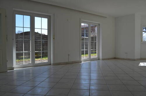 Zugang zur Terrasse - 5 Zimmer Einfamilienhaus in Fuchstal / Leeder