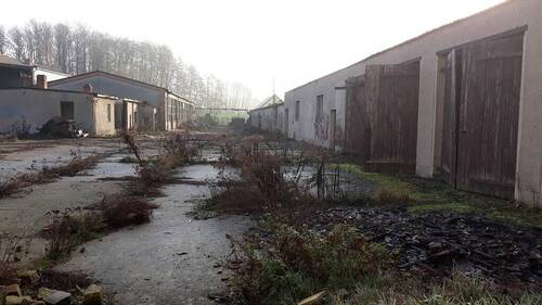 befestigter Hof - 