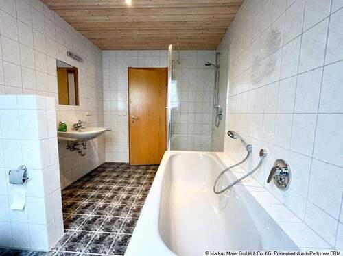 Bad (2) - 4 Zimmer Etagenwohnung in Dorfen