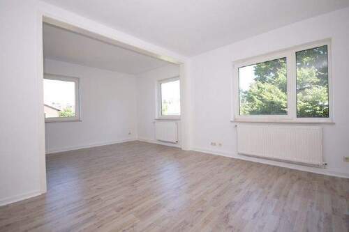 Wohnzimmer - Liebevolles Wohnumfeld - 549,00&nbsp;EUR Kaltmiete, ca.&nbsp; 50,90&nbsp;m&sup2;&nbsp;Wohnfl&auml;che
