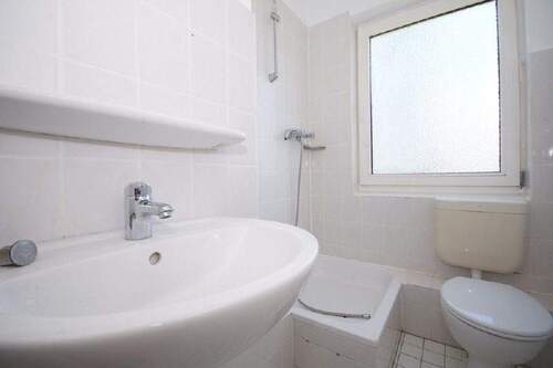 Badezimmer - 2 Zimmer Etagenwohnung zur Miete in Minden