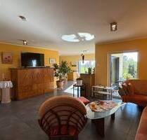 Stilvolles Zuhause auf einer Ebene: Moderner Bungalow mit Garage und gehobener Ausstattung - Leipzig / Breitenfeld Lindenthal