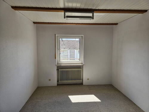 Schlafzimmer / Büro OG rechts - 