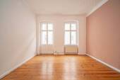 Wohnzimmer - Gestalten Sie selbst: 62 m² sanierungsbedürftige Wohnung im Altbau