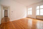 Wohnzimmer - 2 Zimmer Etagenwohnung zum Kaufen in Berlin