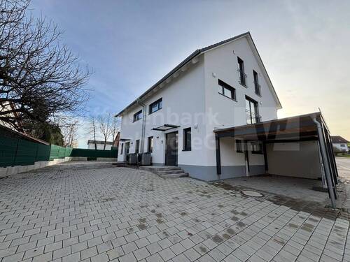 Hausansicht Nord DHH 1.JPG - 6 Zimmer Doppelhaushälfte zum Kaufen in Eching