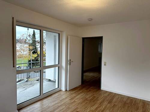 Wohnen Zug. Balkon + SZ - 