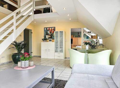 Wohnzimmer - 3 Zimmer Etagenwohnung zum Kaufen in Baesweiler