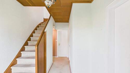 Eingangsdiele - 5 Zimmer Einfamilienhaus zum Kaufen in Gevelsberg