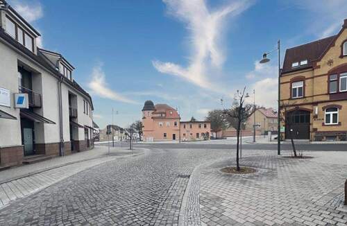 Außenansicht mit Blick auf den Hessmer-Platz.jpg - 