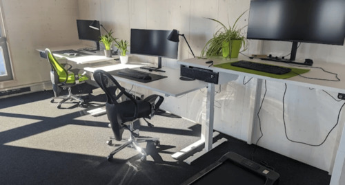 Schreibtischplätze - ToBe work&care Kösching: Kleine exklusive Büros mit Fitness, Kantine & Café