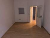 Wohnzimmer - 2 Zimmer Etagenwohnung in Erfurt