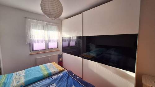 Schwebetürenschrank (VB) - Etagenwohnung mit 75,50 m² in Löbau zur Miete