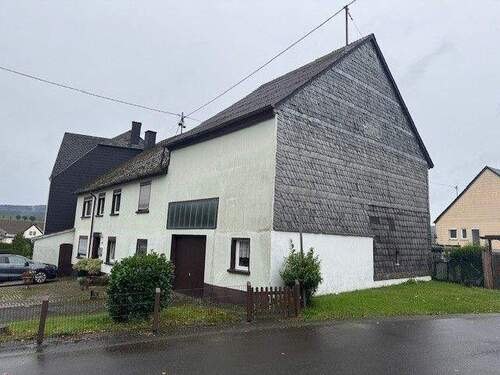 Giebelansicht - 7 Zimmer Einfamilienhaus zum Kaufen in Morbach / Wenigerath