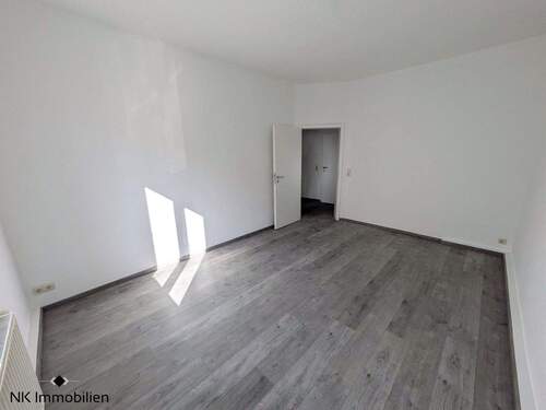 Wohnzimmer (EG-Wohnung) - 