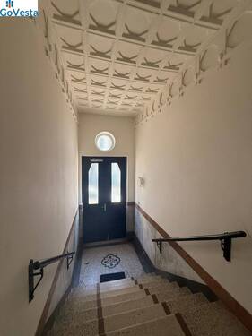 hochwertiges Treppenhaus 1 - 2,5 Zimmer Altabu - Hochparterre in Reudnitz