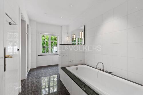 ... und Bad en suite - 