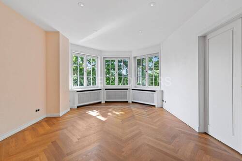 1. OG: Schlafzimmer..... - 