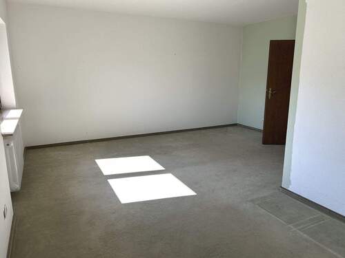 Erdgeschoss: Zimmer mit Tageslichtbad - 