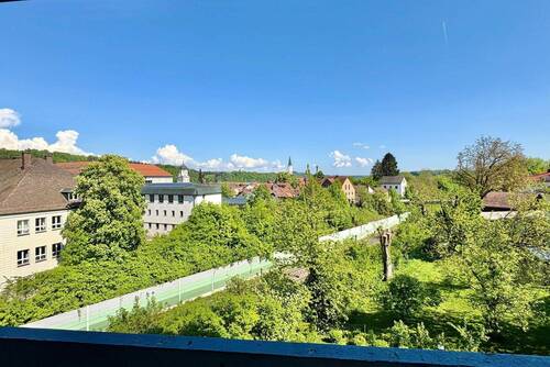 schöne Aussicht vom Balkon - 3 Zimmer Etagenwohnung zum Kaufen in Vilshofen