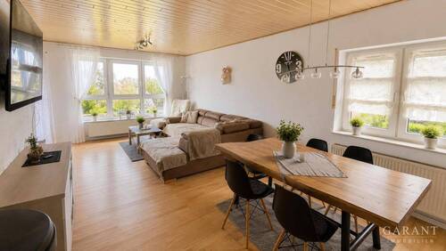 Wohnzimmer - 4 Zimmer Etagenwohnung zur Miete in Neustadt/Wied