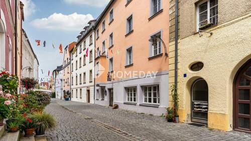 Außenansicht 1 - Eleganter Altbauflair in Toplage - stilvolle 2-Zimmer-Wohnung mit gehobener Ausstattung