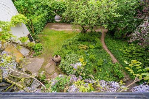 Blick in einen Teil des Gartens - 