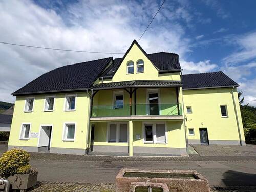 Frontansicht - Kernsaniertes Wohnhaus mit acht Einheiten