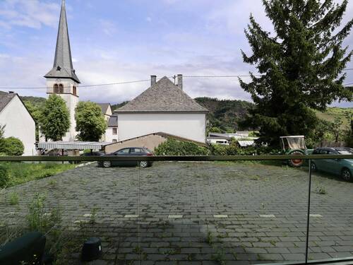 privater Parkplatz hinter dem Haus - 