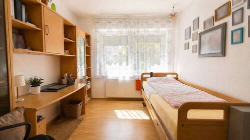 Schlafzimmer 2 *KI optimiert - 