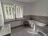 Bad mit Wanne 1 - 