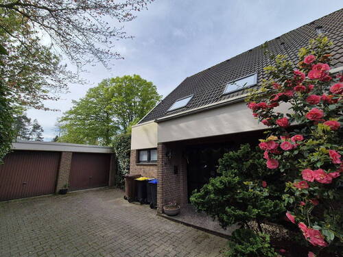 Haus mit Eingangsbereich - 6 Zimmer Doppelhaushälfte zum Kaufen in Mönchengladbach