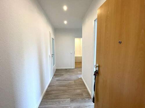 Flur - 4 Zimmer Etagenwohnung zur Miete in Chemnitz