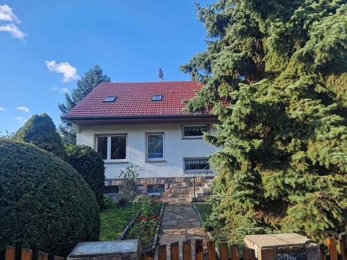 Vorderansicht Haus - 6 Zimmer Einfamilienhaus zum Kaufen in Rötha