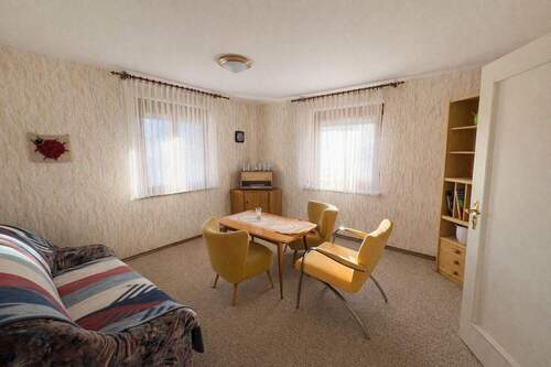 EG: Wohnzimmer - Einfamilienhaus mit 133,80 m&sup2; in Uhingen zum Kaufen