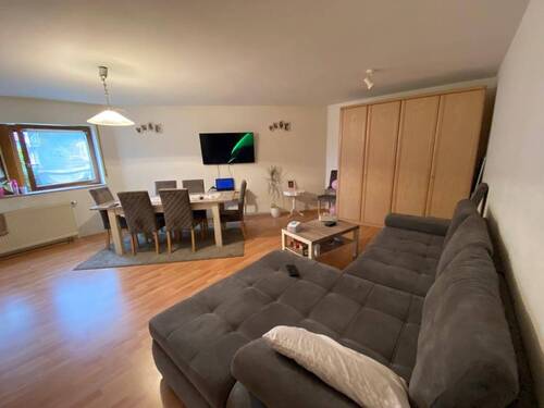 Wohnzimmer - 2-Zimmer-Wohnung - zentrumsnah, im Grünen